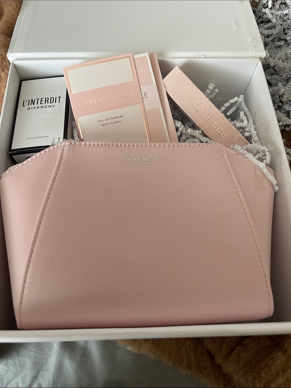 Givenchy gift set - Picture 2 of 3
